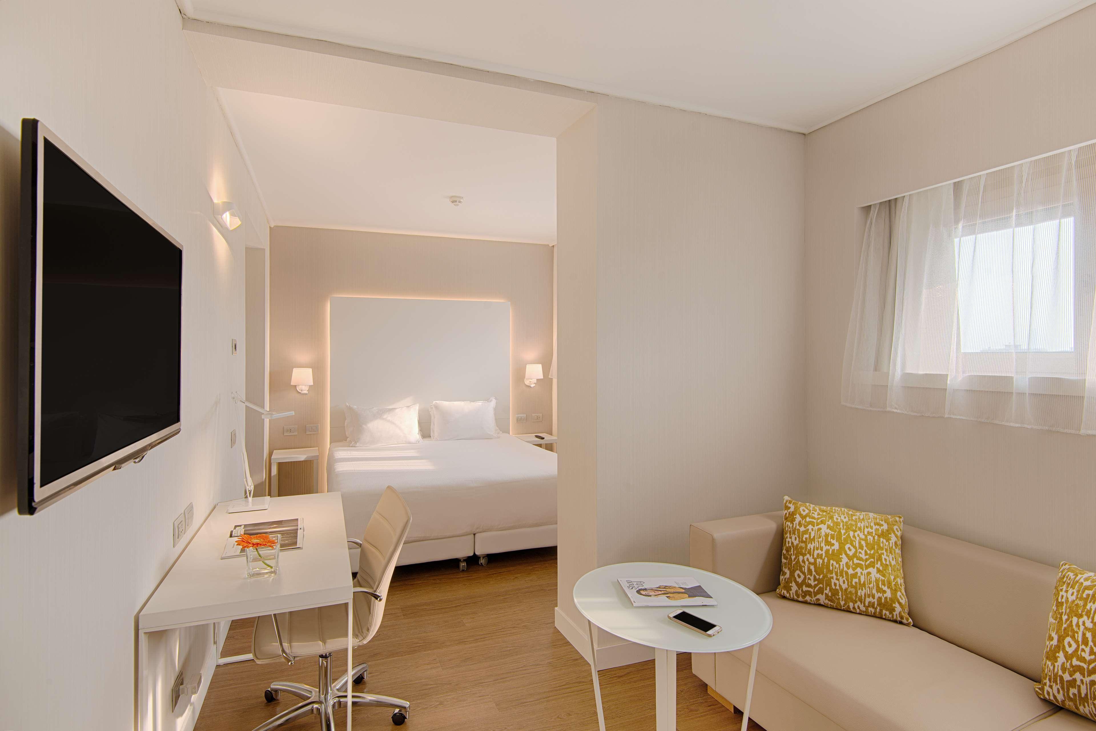 Hotel NH Torino Centro Esterno foto