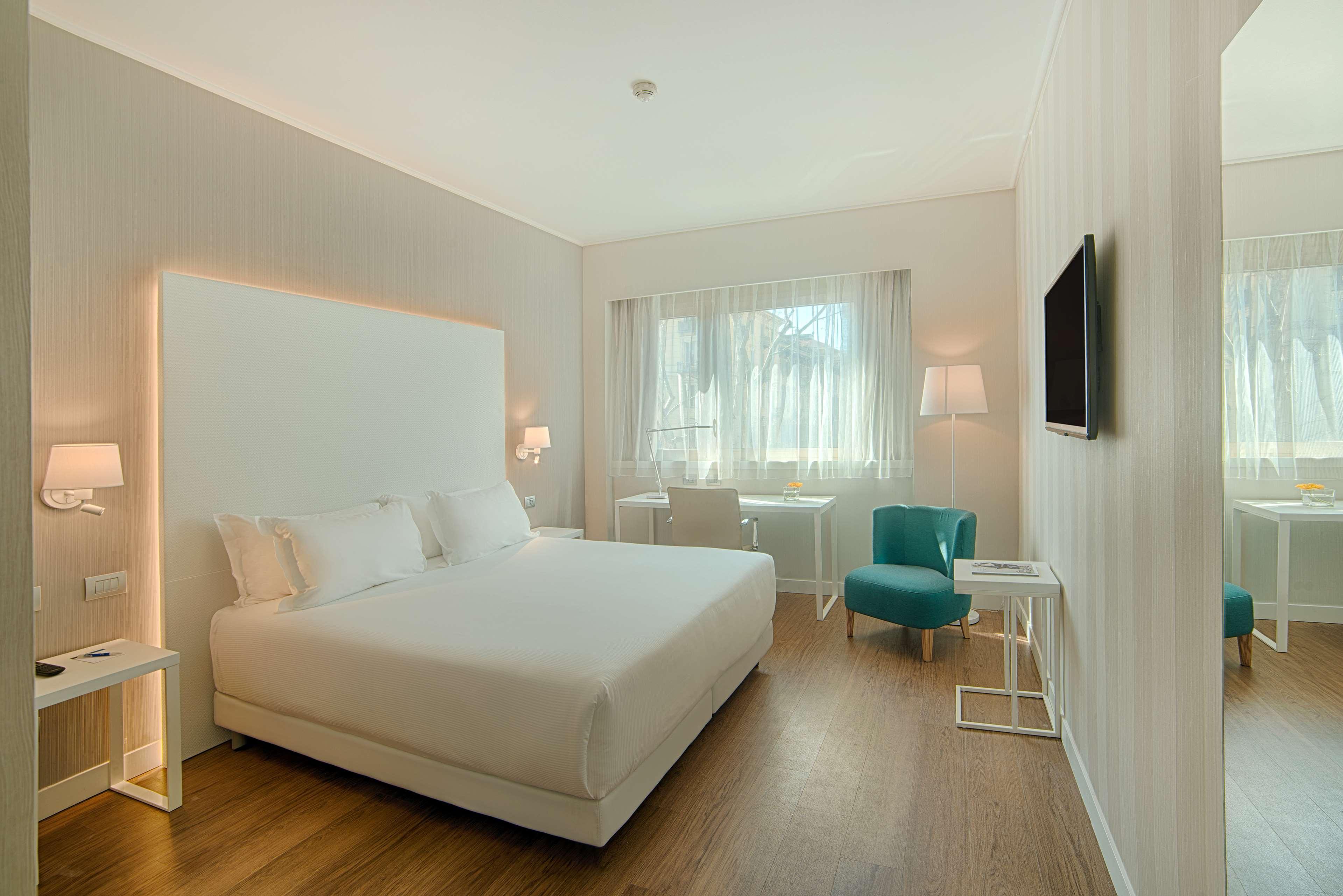 Hotel NH Torino Centro Esterno foto