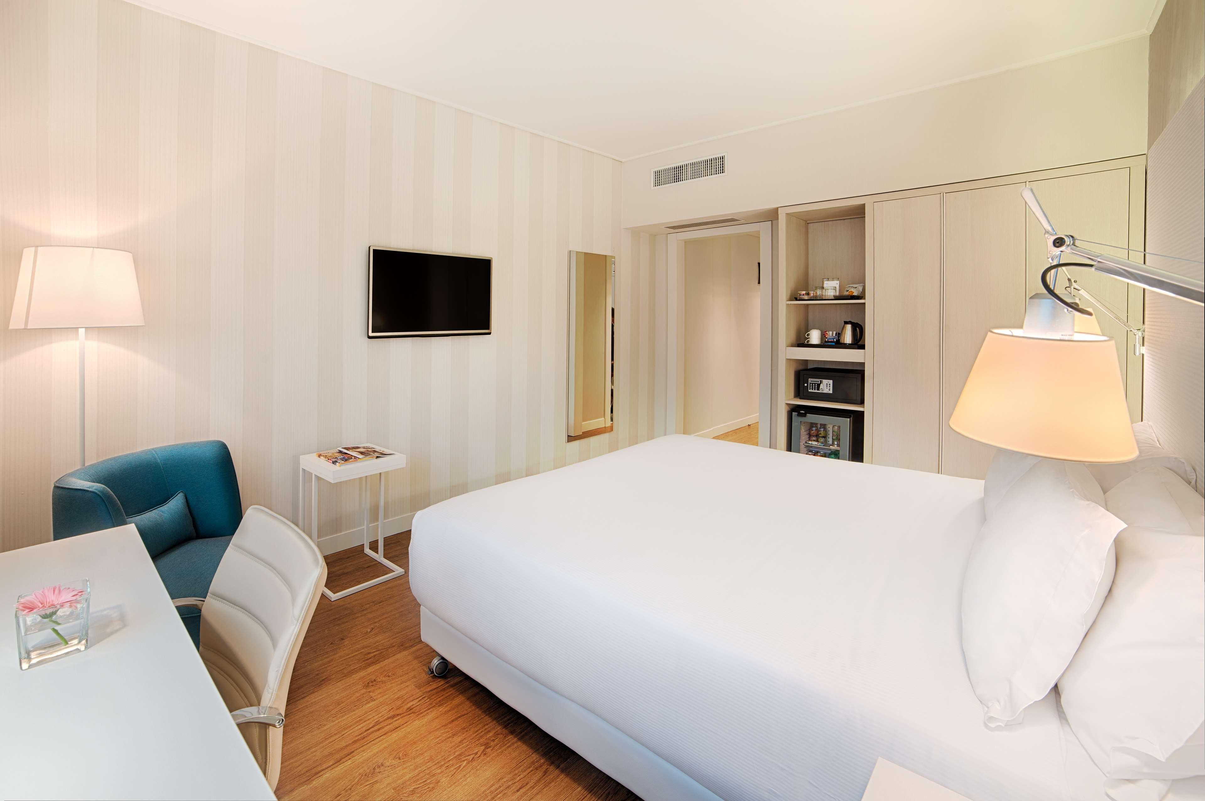 Hotel NH Torino Centro Esterno foto