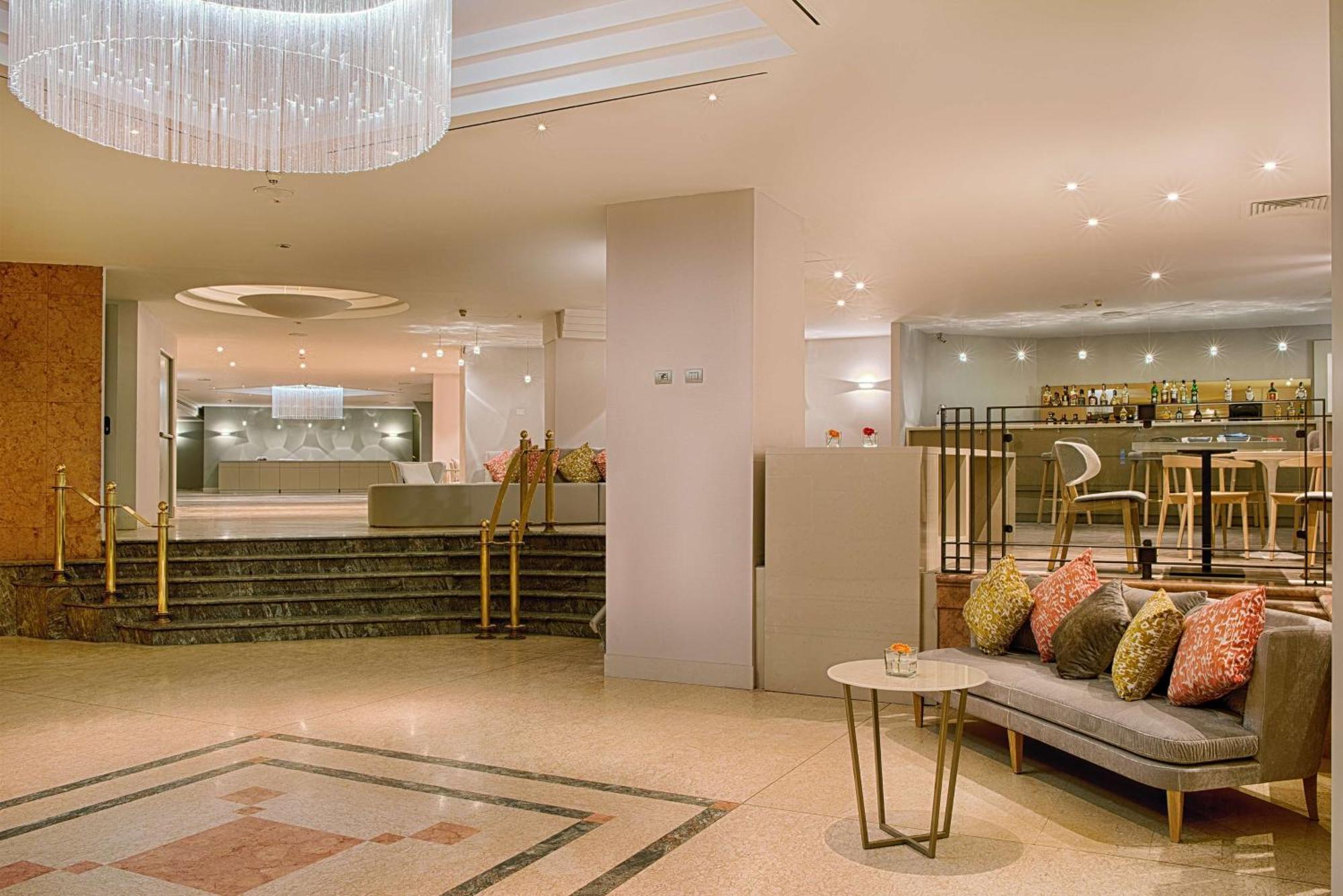 Hotel NH Torino Centro Esterno foto