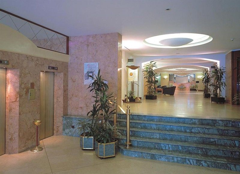 Hotel NH Torino Centro Esterno foto
