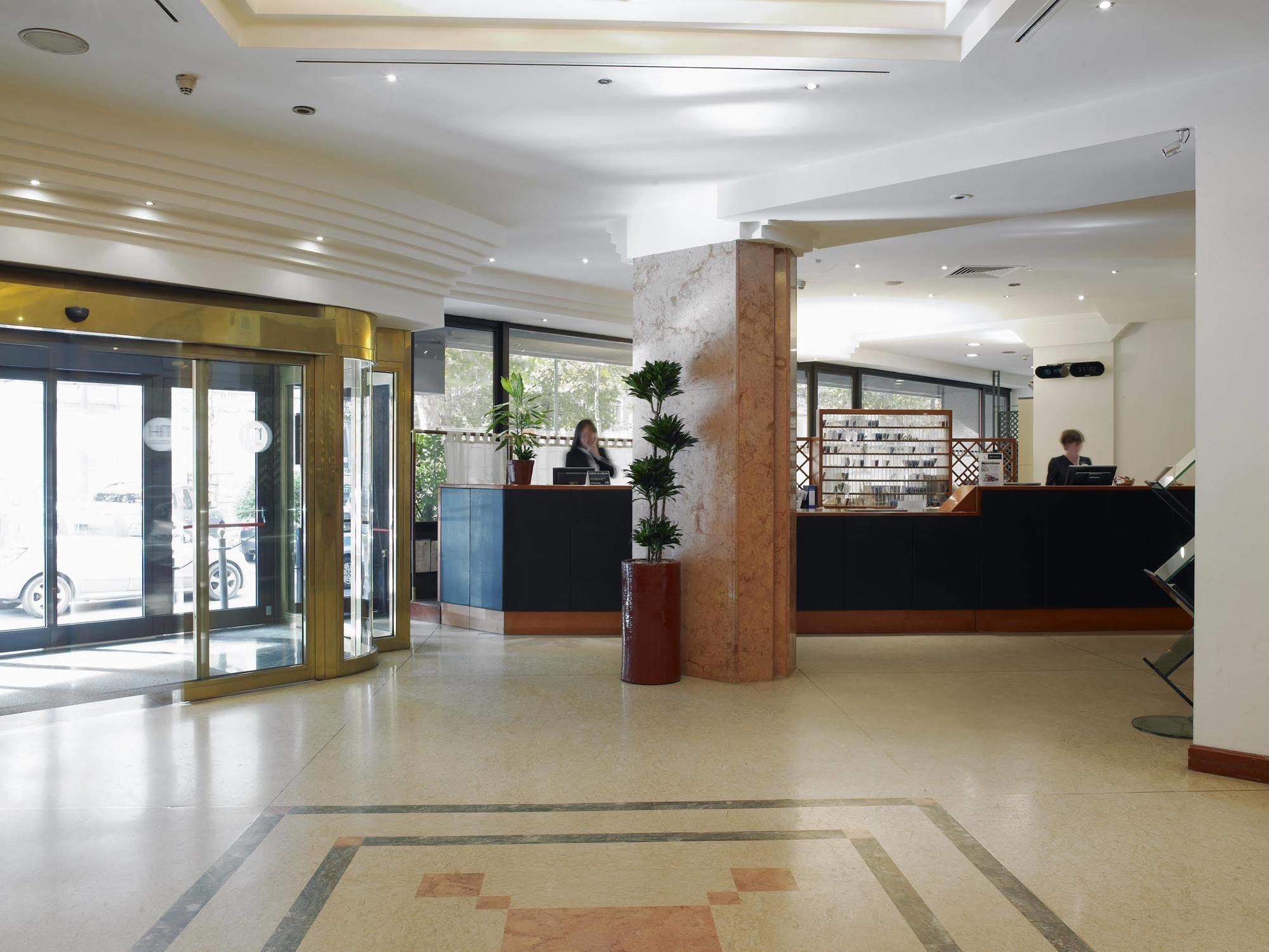 Hotel NH Torino Centro Esterno foto