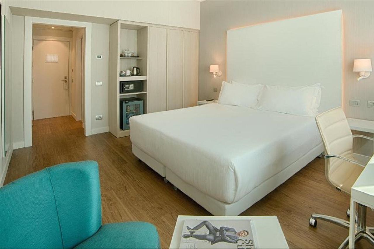 Hotel NH Torino Centro Esterno foto